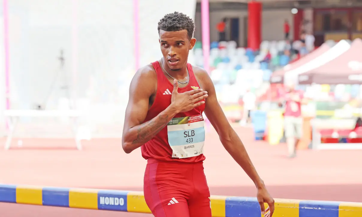 Atleta do Benfica Etson Barros em coma induzido após acidente de viação