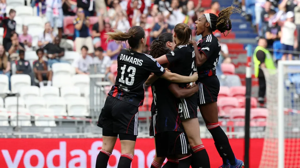 OL Lyonnes supera Arsenal e avança para a final da Champions feminina